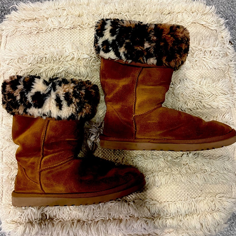 UGG Women’s Tall Brown Boots with Leopard Print Faux Fur inside - Size 9 (US)